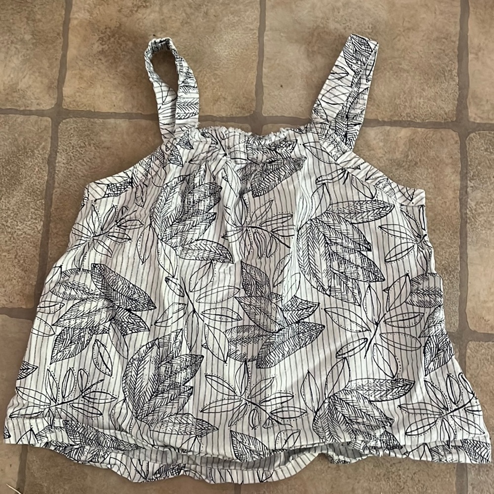 Super cute babydoll cropped tank!